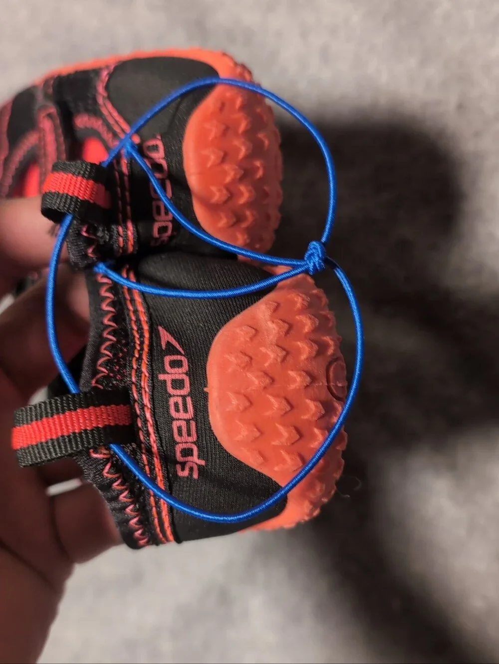 Speedo Kids Black and Red Slip-On Water Shoes with Strap Size Small NWOT Splash